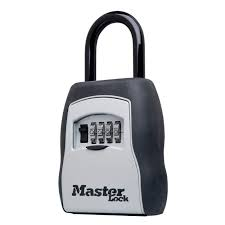 KEY KEEPER SAFE (REAL ESTATE LOCK BOX) HOLDS 5 KEYS SET YOUR OWN 4 DIGIT COMBINATION  MASTER (PAD LOCK STYLE)